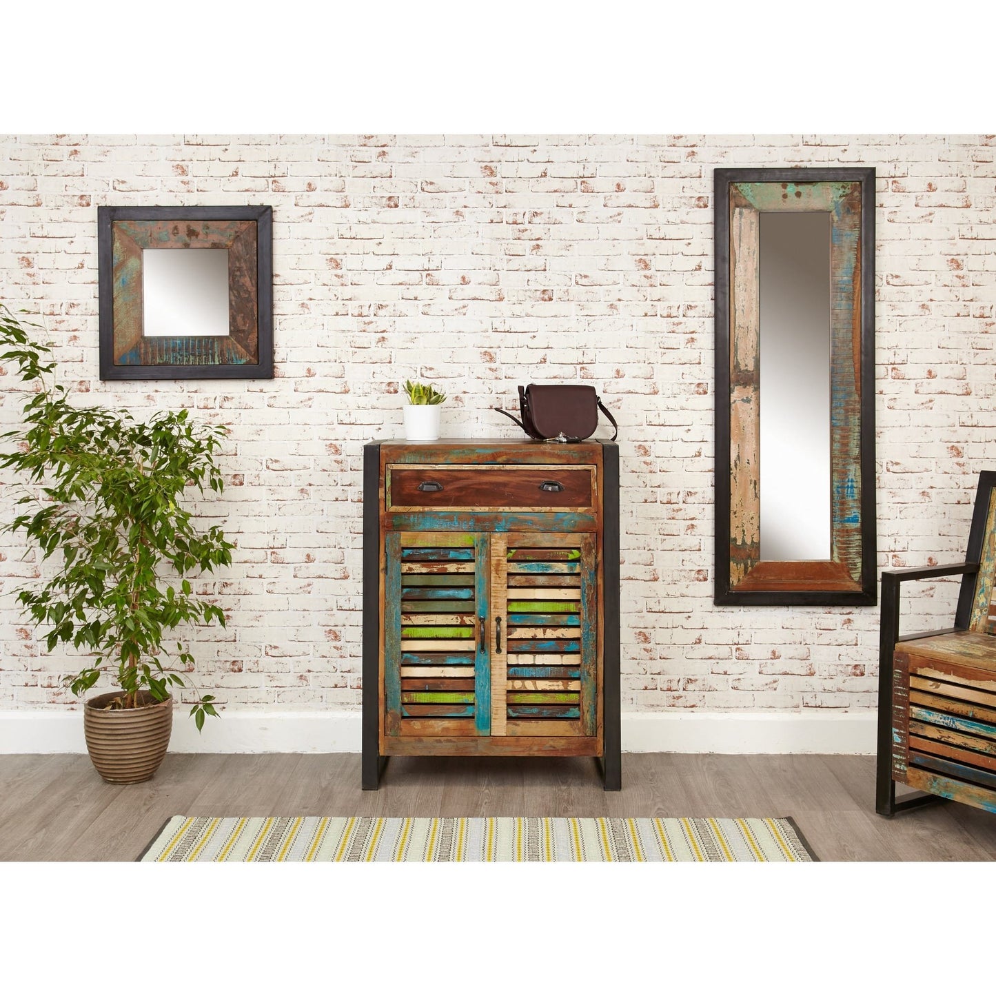 Urban Chic Mirror small (Hangs landscape or portrait) IRF16C 4